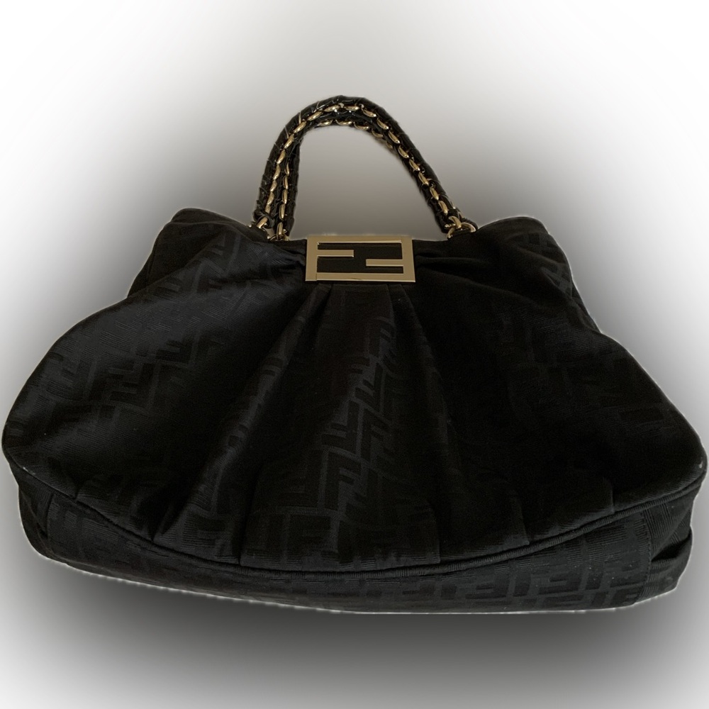 Fendi  Mia Zucca Shoulder Bag in excellent condition. - Picture 9 of 17